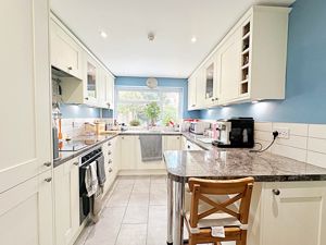 Kitchen- click for photo gallery